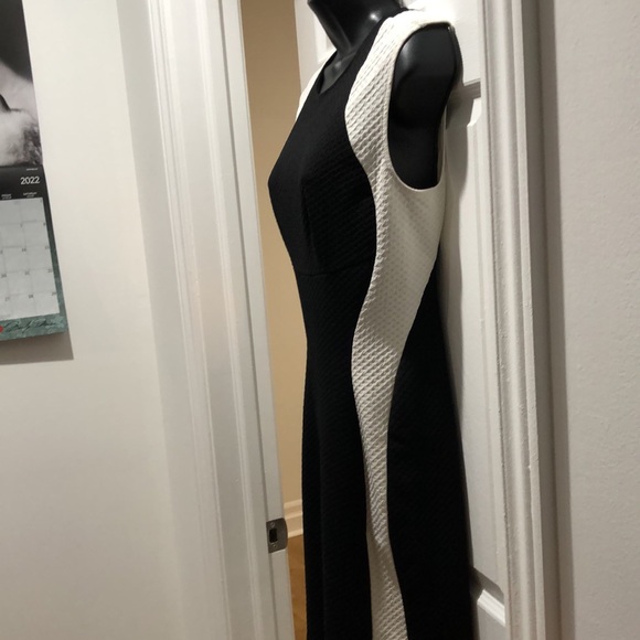 Simple but cute black and white dress - Picture 3 of 5